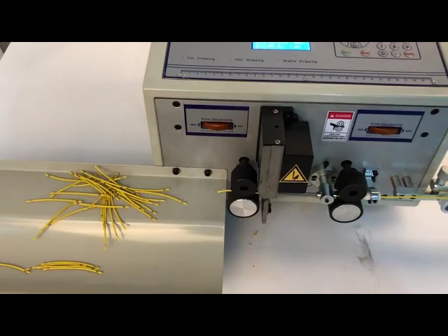Vysoce výkonný automatický odizolovač kabelů 4–5 mm² pro počítačové vodiče