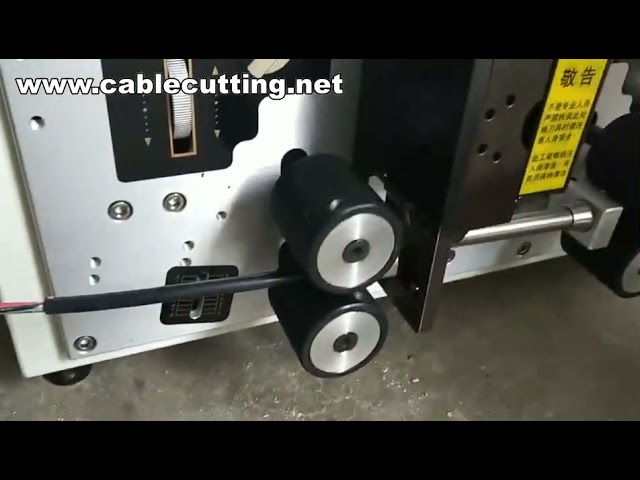Automatický odizolovávač drátů a USB kabelů – stroj na řezání a odizolování