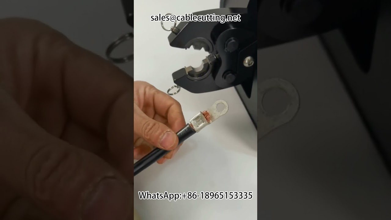 Stolní krimpovací stroj pro automatizaci kabeláže