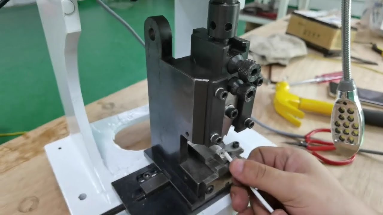 Factory Direct Single Grain Flag Mold Working Real Shot Packaging Machine