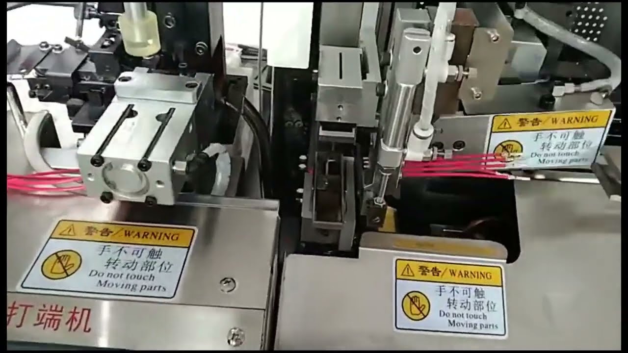 Plně automatický dvoukoncový stroj na cínování a krimpování vodičů – jeden konec máčení, druhý krimpování