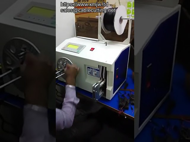 Poloautomatický stroj na navíjení USB kabelů do tvaru 8 a O s HD dotykovým displejem