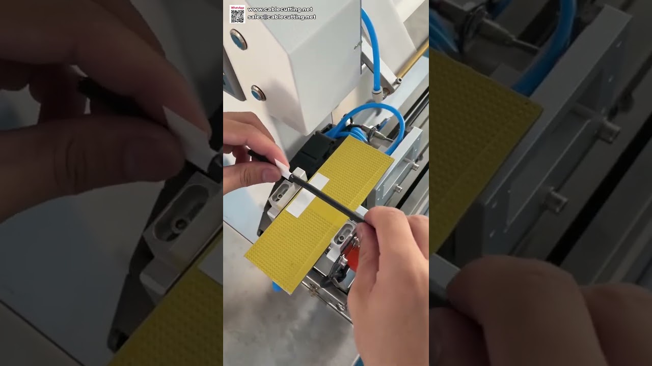 Automatický stroj na etiketování drátů a kabelů pro elektronické továrny