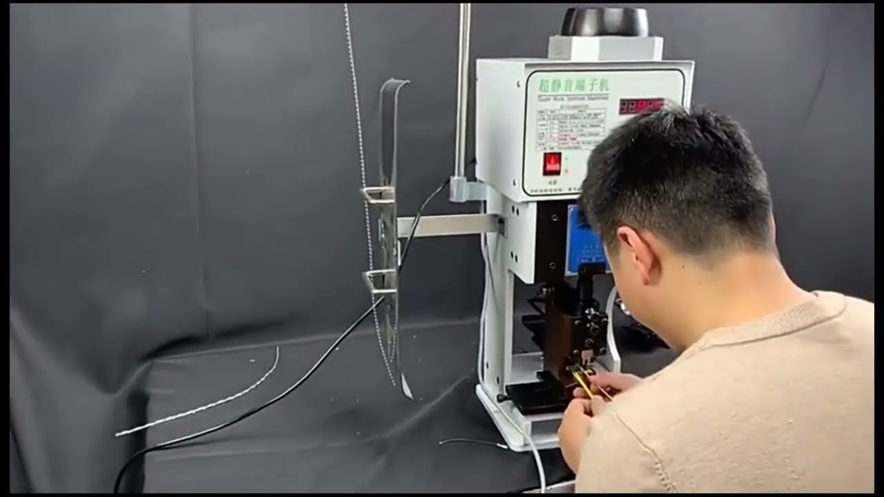 Vertical End-Feed Wire Piercing Crimp Terminal Press Machine Mould