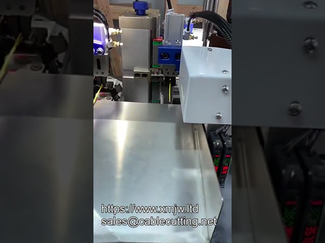 Plně automatický stroj na řezání a odizolování kabelů s dvojitým krimpováním pro JST konektory