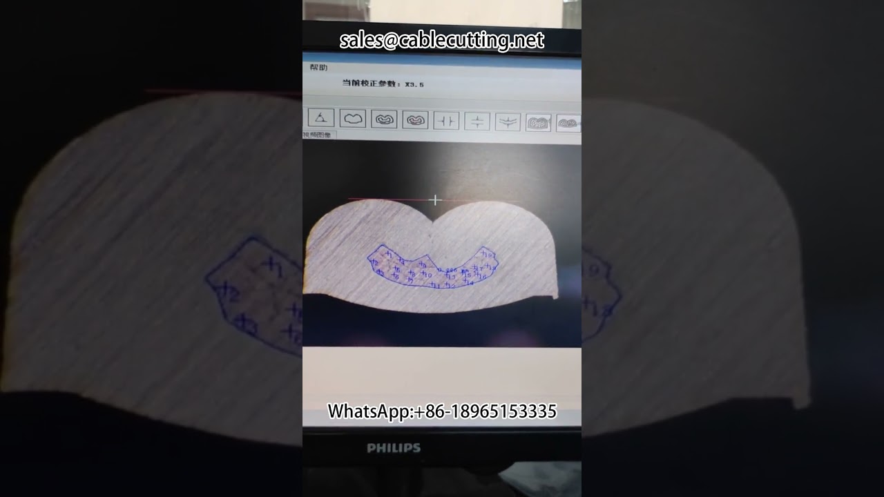Analyzátor profilu svorek a tahový tester pro kabelové svazky