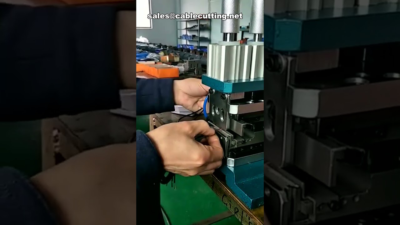 Vícevrstvý odizolovací stroj pro kabelové svazky – Automatické odizolování vodičů