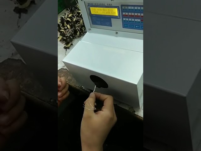 Automatický stroj na kroucení párů kabelů | Výrobce s 10letou zkušeností