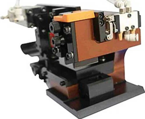 Pneumatický super široký příčný matricový systém