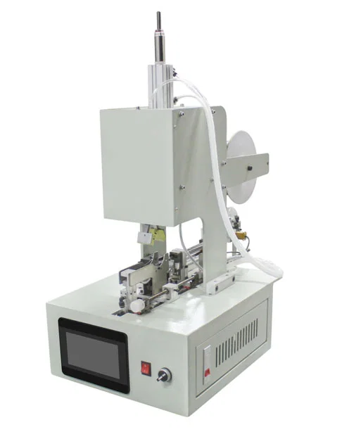 Vázání USB datových kabelů bezjádrovou kabelovou vázací páskou WPM-85-40